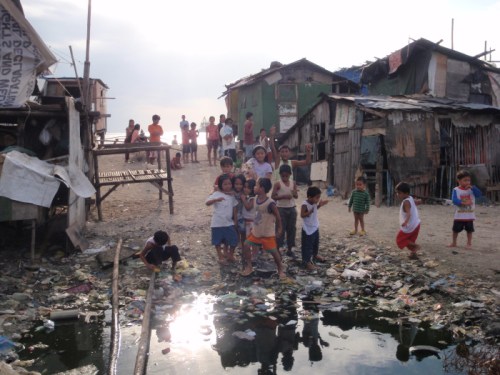 BASECO Slum in Manila markpedder.wordpress.com